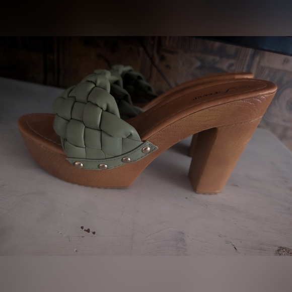 Forever 21 Women's Green Woven Heeled Sandals Nwot - Picture 4 of 9